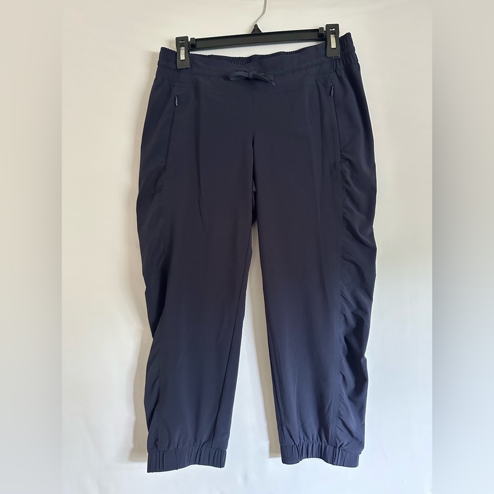 Athleta Size 4 La Viva Jogger Pants Navy Blue Capri Crop Ruched Leg Athletic
